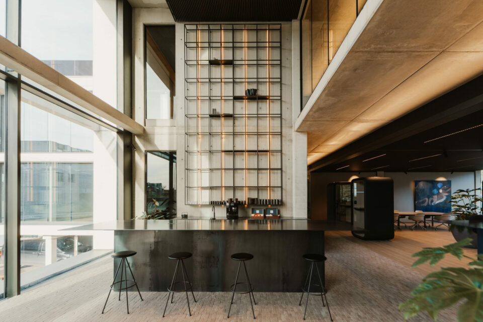 Espace café et lounge du centre d'affaires Bord de Meuse